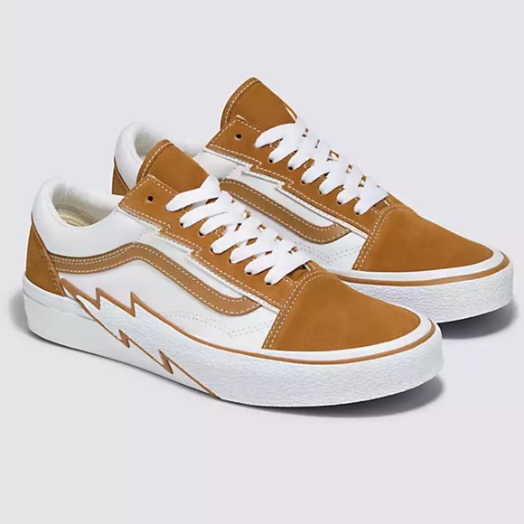 Vans Men’s Old Skool Bolt
Cathay Spice
VN0009Q5KFR sneakers - Picture 2 of 16